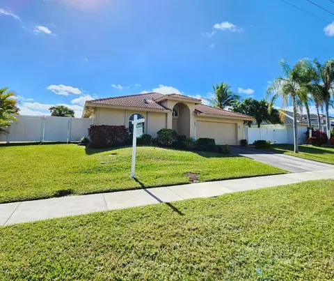 426 SE 3rd Place Pl, Dania Beach, FL 33004 photo 2