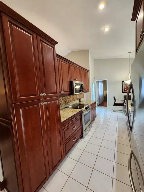 426 SE 3rd Place Pl, Dania Beach, FL 33004 photo 17