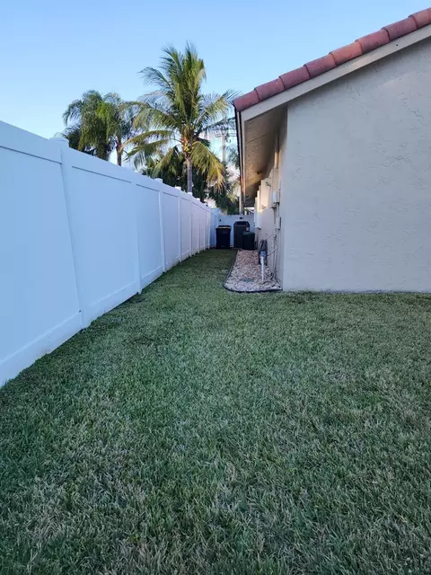 426 SE 3rd Place Pl, Dania Beach, FL 33004 photo 8