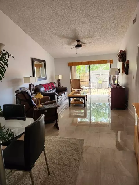 3092 S Oakland Forest Dr #1804, Oakland Park, FL 33309