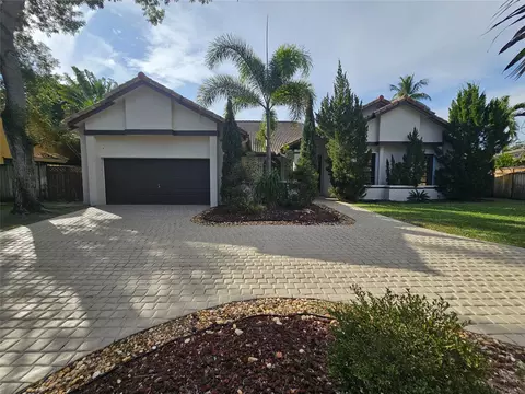 551 SW 101st Ter, Plantation, FL 33324