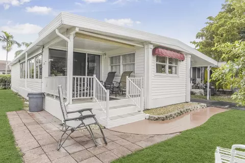 5670 SW Cypress Dr, Fort Lauderdale, FL 33312