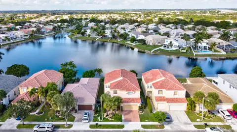 15655 NW 14th Ct, Pembroke Pines, FL 33028