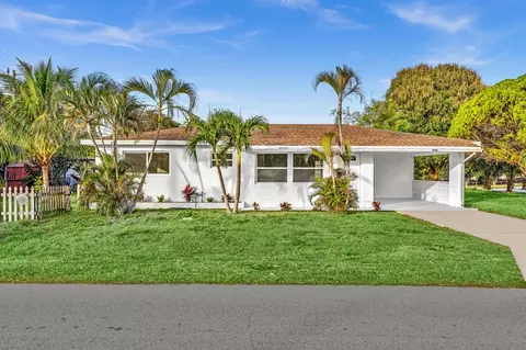 304 SW 6th Ave, Boynton Beach, FL 33435