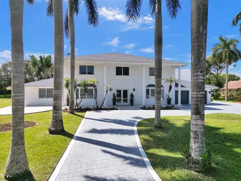 11824 Green Oak Dr, Davie, FL 33330