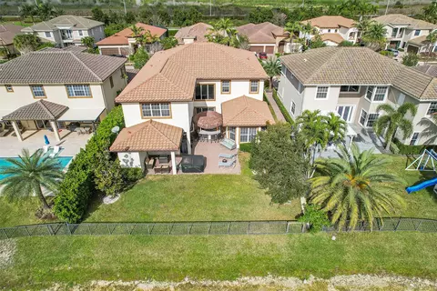 9860 Lakeview Ln, Parkland, FL 33076
