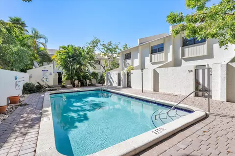 559 NE 7th Ave #6A, Fort Lauderdale, FL 33301