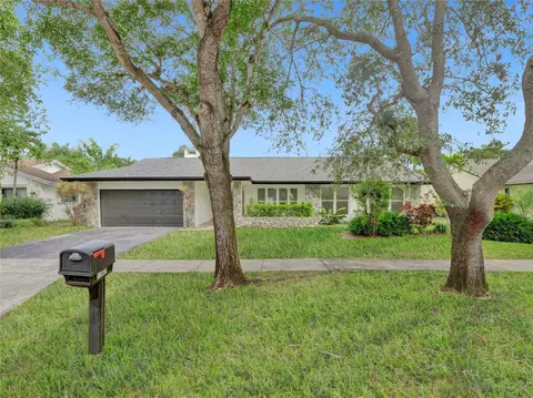 11801 S Island Rd, Hollywood, FL 33026