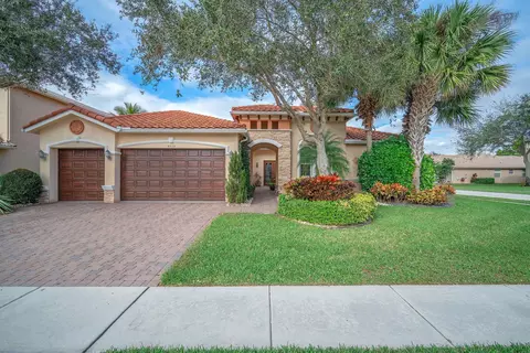 9713 Campi Dr, Wellington, FL 33467