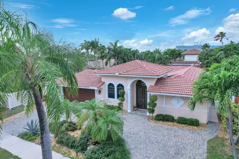 1951 Harbour Inlet Dr, Fort Lauderdale, FL 33316