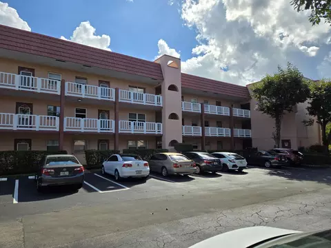 9440 Sunrise Lakes Blvd #311, Sunrise, FL 33322