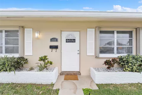 4904 NW 53rd St, Tamarac, FL 33319