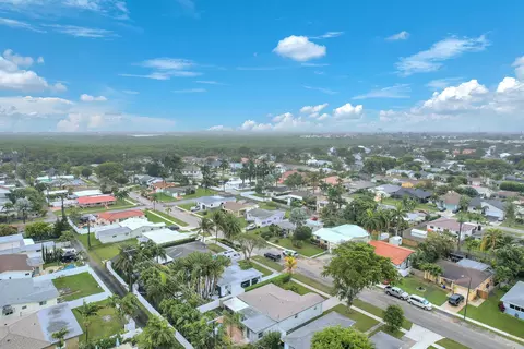 317 SE 3rd Ter, Dania Beach, FL 33004 photo 28