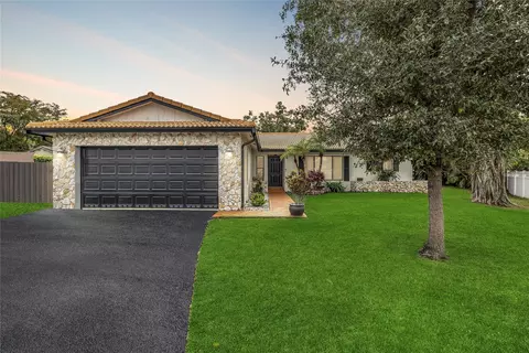 11160 NW 39th Ct, Coral Springs, FL 33065