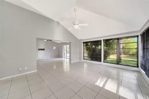 7056 Lantana Ln, Tamarac, FL 33321
