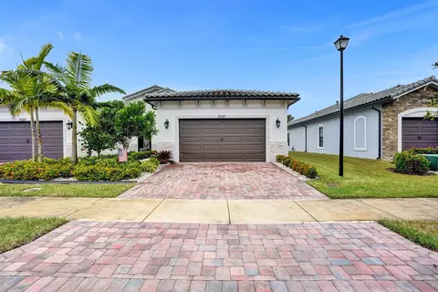 8327 W Blue Spring Dr #8327, Parkland, FL 33067