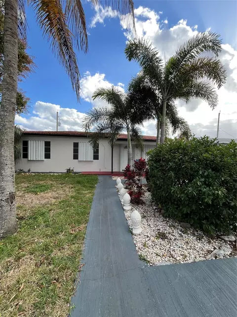 1121 S 15th Ave, Lake Worth, FL 33460