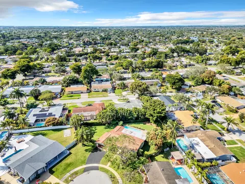 10451 NW 19th St, Pembroke Pines, FL 33026