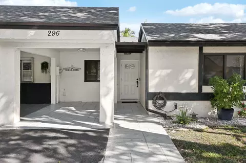 296 Fairway Cir #104, Weston, FL 33326