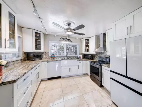 4100 N Circle Dr, Hollywood, FL 33021 photo 11