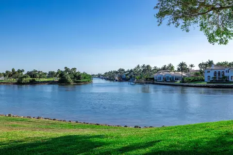 374 Golfview Rd #106, North Palm Beach, FL 33408