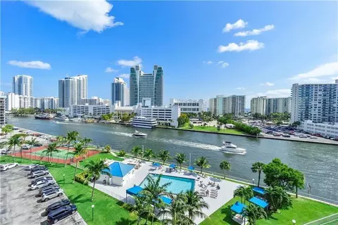 200 Leslie Dr #915, Hallandale Beach, FL 33009
