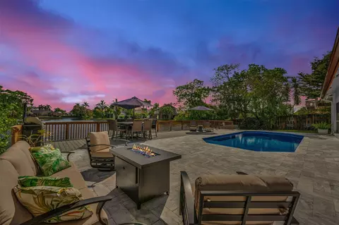 10100 SW 3rd St, Plantation, FL 33324