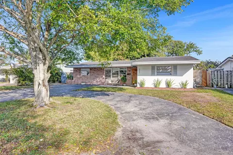 6661 Garfield St, Hollywood, FL 33024