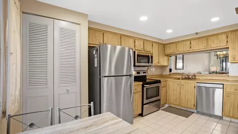 2202 S Cypress Bend Dr #808, Pompano Beach, FL 33069 photo 2