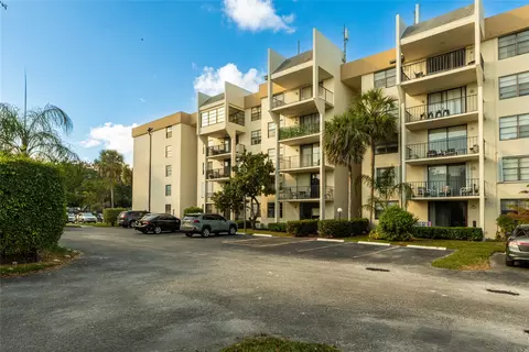 6195 Rock Island Rd #114, Tamarac, FL 33319