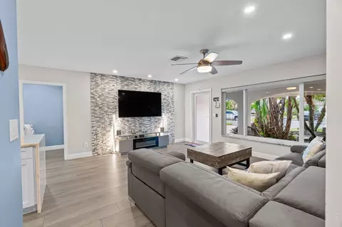 269 SE 3rd Ave, Pompano Beach, FL 33060 photo 9