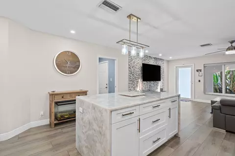 269 SE 3rd Ave, Pompano Beach, FL 33060 photo 19