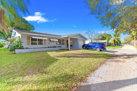 2404 NW 55th St, Tamarac, FL 33309