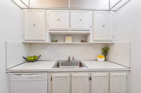 101 E Mcnab Rd #425, Pompano Beach, FL 33060 photo 8