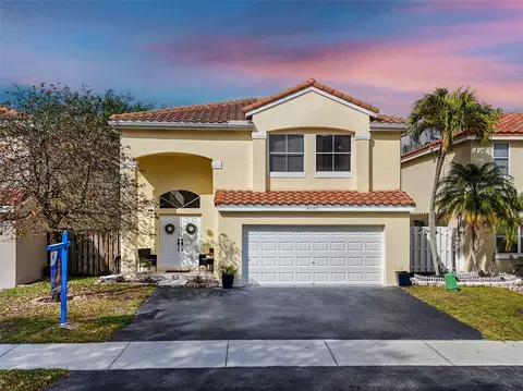 8455 SW 42nd Ct, Davie, FL 33328