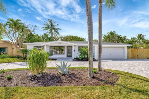 1310 NE 42nd St, Oakland Park, FL 33334