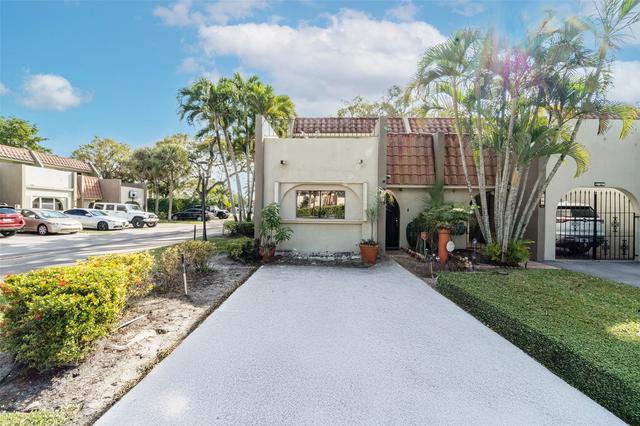 273 Jacaranda Dr #9, Plantation, FL 33324