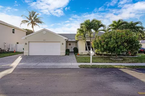 3951 SW 72nd Dr, Davie, FL 33314