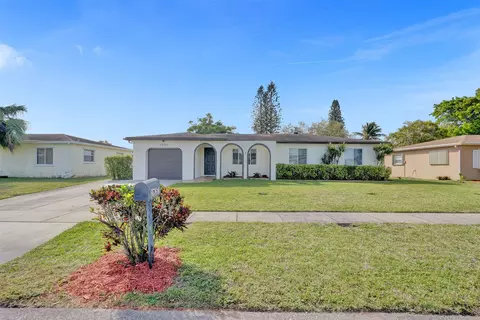 22351 Boulder St, Boca Raton, FL 33428