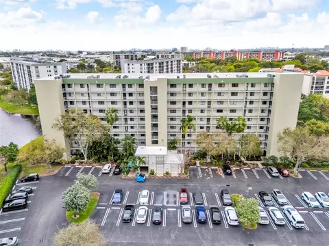 2232 N Cypress Bend Dr #303, Pompano Beach, FL 33069