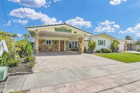 818 Argonaut Isle, Dania Beach, FL 33004 photo 2
