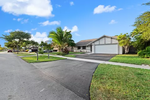 9531 NW 31st Pl, Sunrise, FL 33351