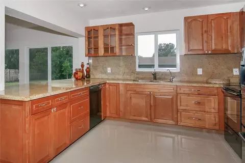 7501 Raleigh St, Hollywood, FL 33024