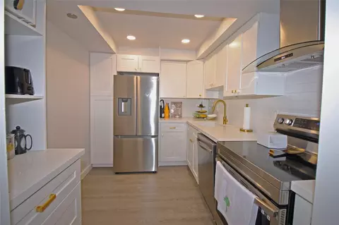 1100 Saint Charles Pl #521, Pembroke Pines, FL 33026