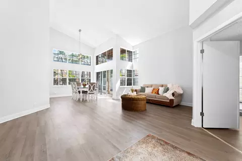 1525 Seabay Rd, Weston, FL 33326