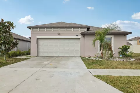 16621 Sunburst Lake St, Wimauma, FL 33598