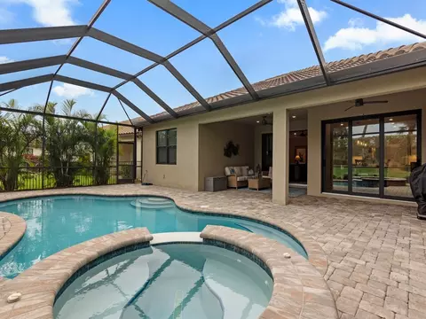 4888 Overton Cir, Vero Beach, FL 32967