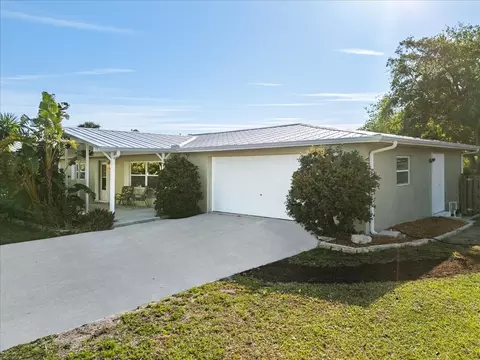 9905 Holly St, Sebastian, FL 32976
