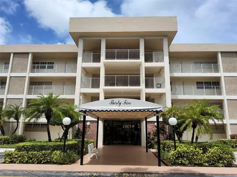 3151 S Palm Aire Dr #104, Pompano Beach, FL 33069