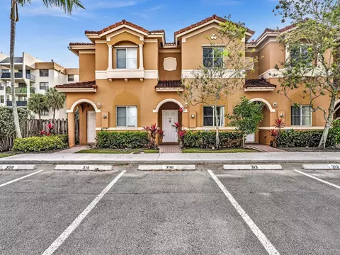6028 Woodlands Blvd, Tamarac, FL 33319